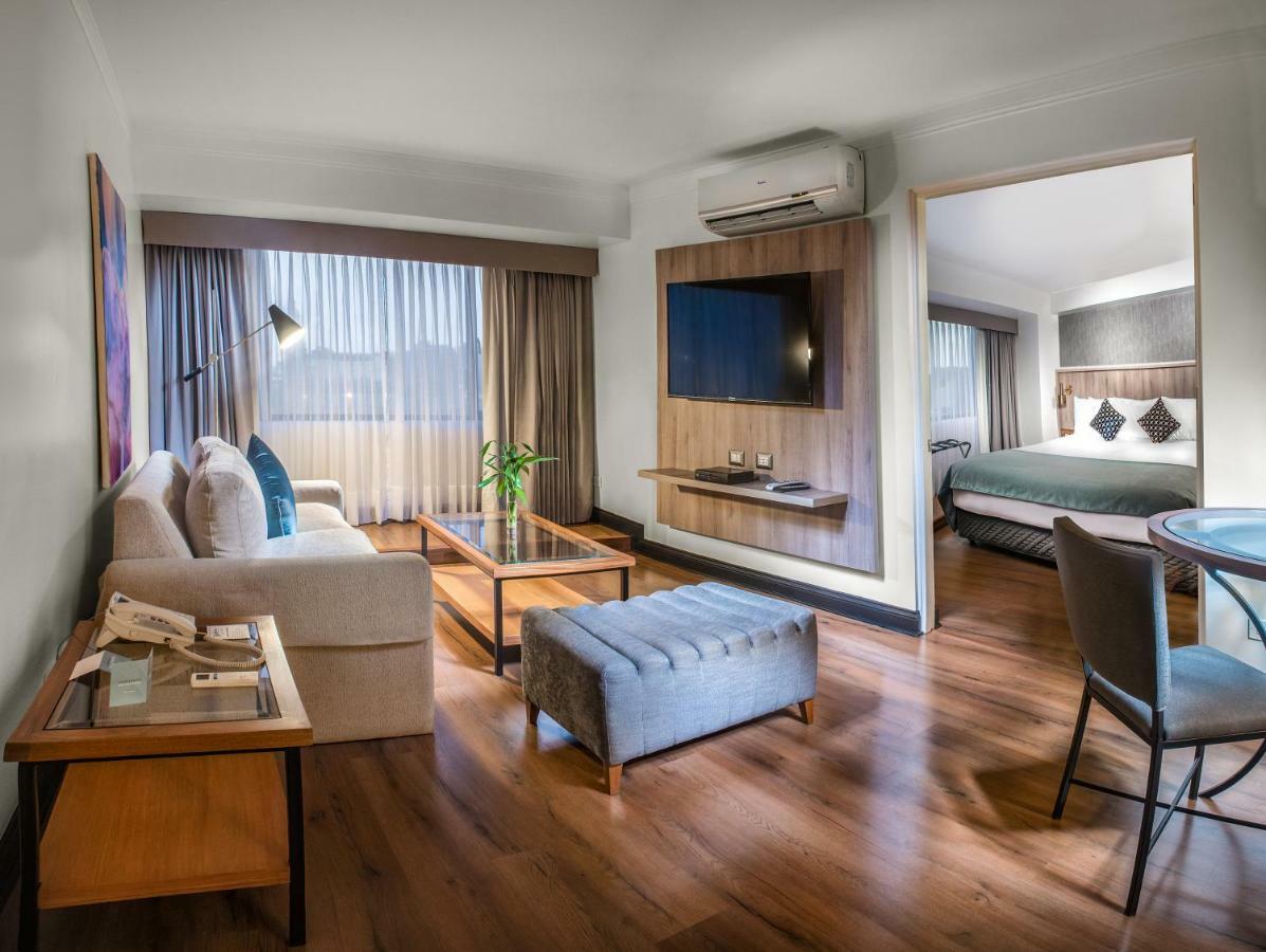 Radisson Hotel Plaza Del Bosque Lima Luaran gambar